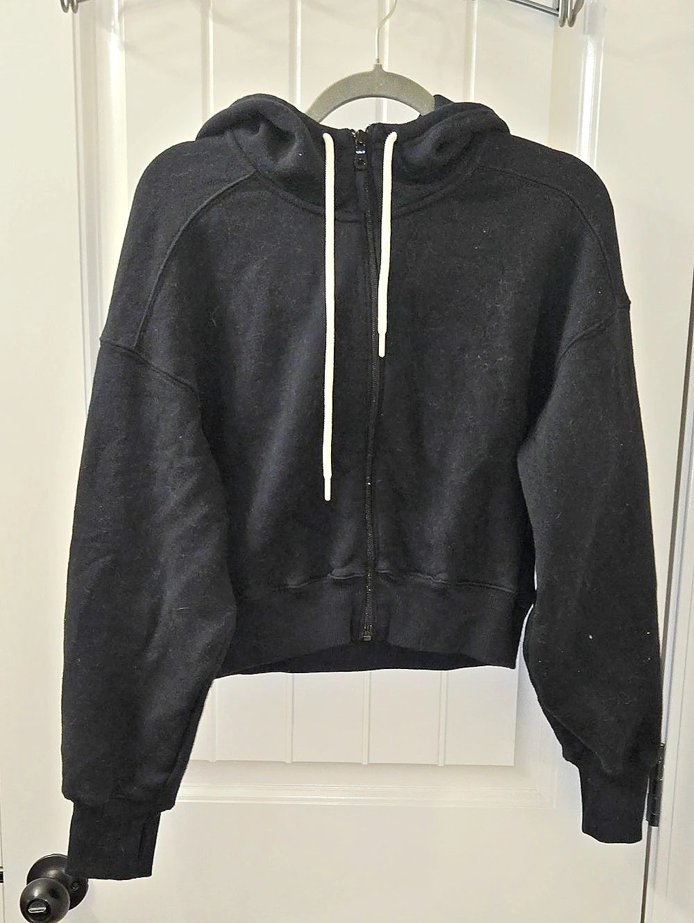 Offline by Aerie Cropped Cloud Black Hoodie Size Medium